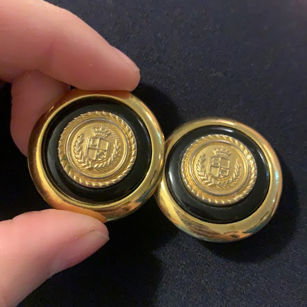 Vintage beautiful golden and black earrings. Perfect for an elegant night!